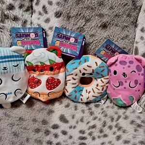 Bears Vs Donuts Mini Plush Set
